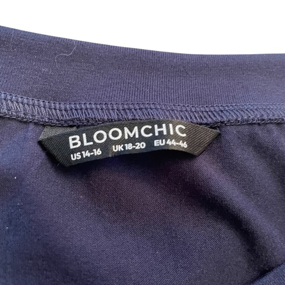 BloomChic Navy Top-Shorter in front-Sheer Floral Back-Pleated-Size 14-16 - Picture 7 of 9